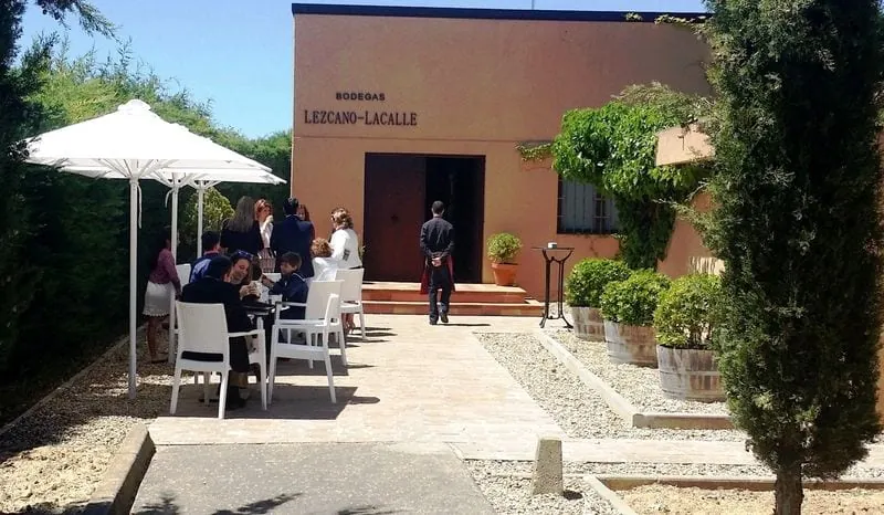Entrada de Bodegas Lezcano-Lacalle